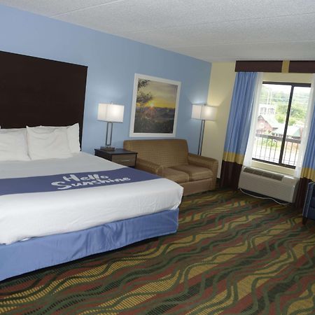 Days Inn By Wyndham Kodak/Sevierville Intrstate Smokeymntns Exteriör bild